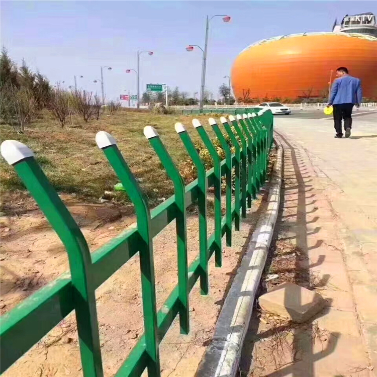 草坪护栏