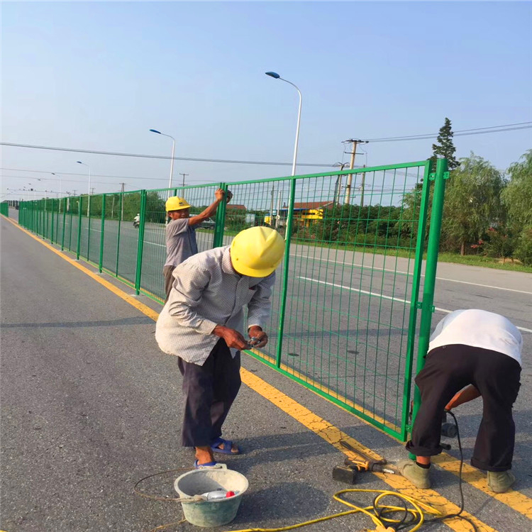 高速公路护栏网
