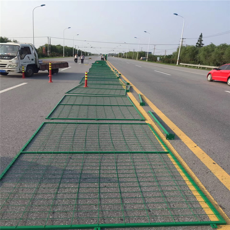公路护栏安装